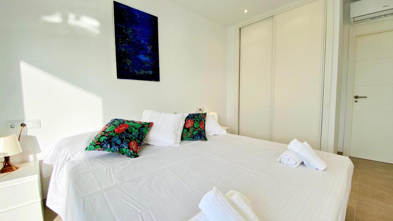 Mirador Blue - Penthouse Apartments With Roof Terrace Cala de Sant Vicenc Esterno foto